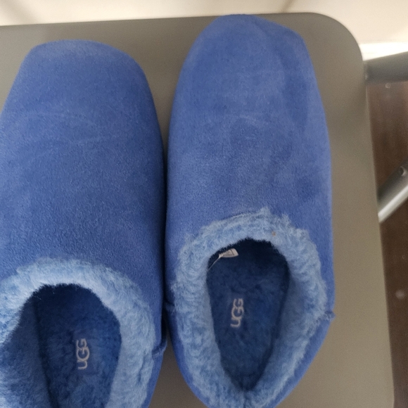UGG Blue Cozy Slippers - Picture 14 of 15